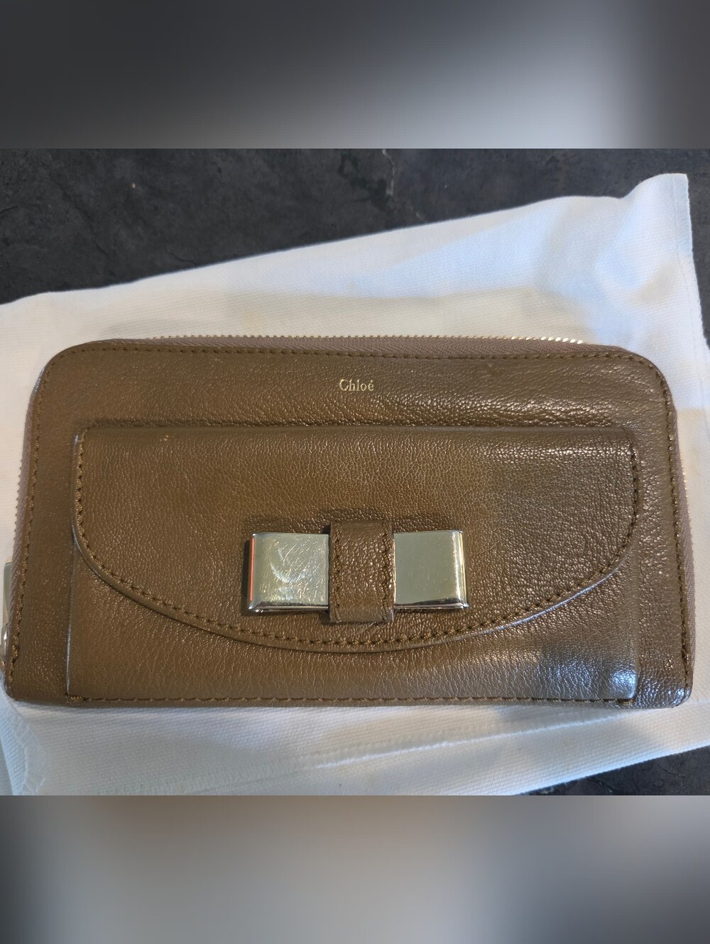 100% Authentic Chloe Lily Leather Zip-Around Wallet